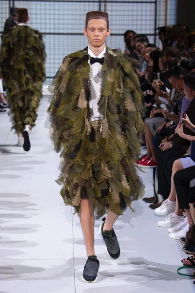 Look 3